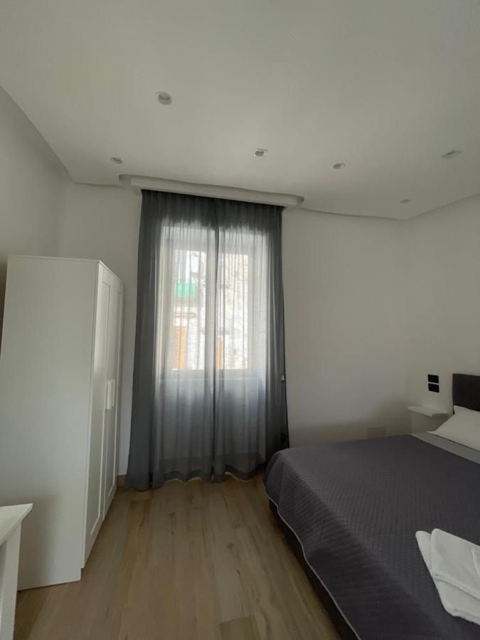 Le Chic Rooms Неаполь Екстер'єр фото